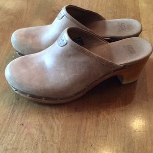 Ugg clogs